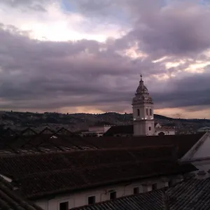 Yumbo Imperial ** Quito